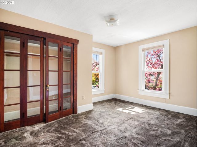 947 Se SPOKANE St Se, Portland, OR 97202