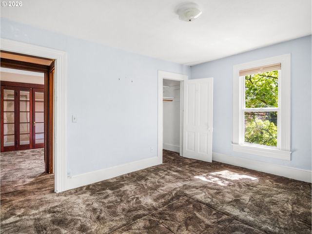 947 Se SPOKANE St Se, Portland, OR 97202