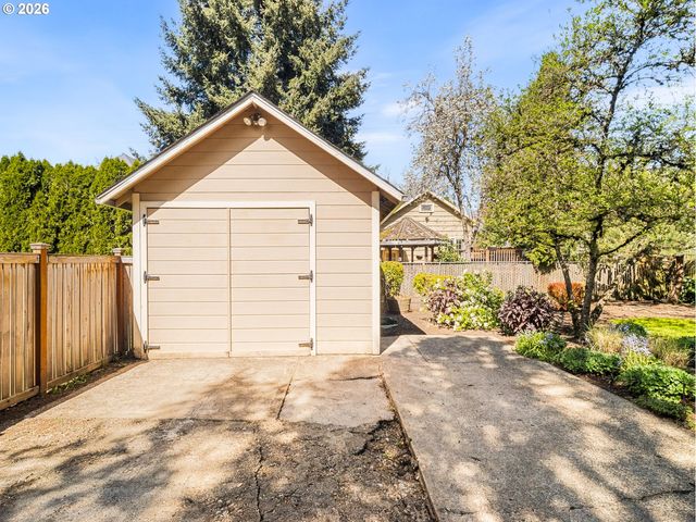 947 Se SPOKANE St Se, Portland, OR 97202