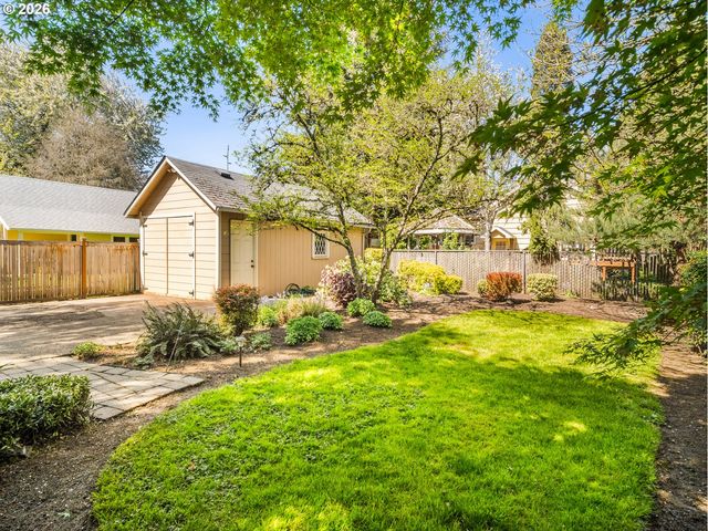 947 Se SPOKANE St Se, Portland, OR 97202