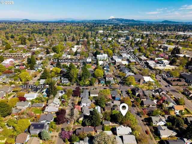 947 Se SPOKANE St Se, Portland, OR 97202