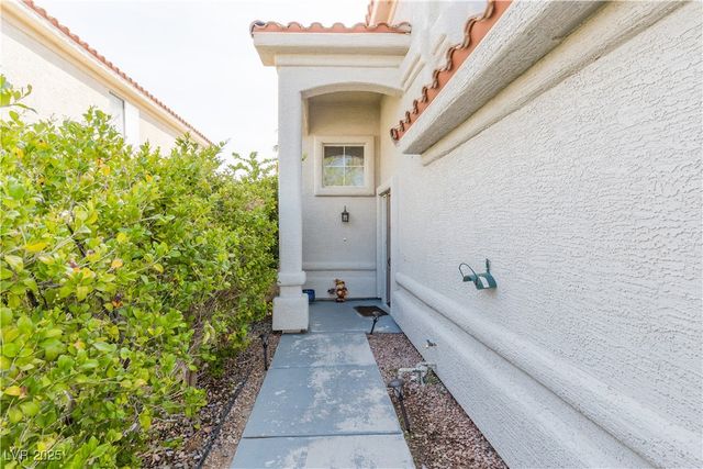 1024 Seabury Hill Court, Las Vegas, NV 89128