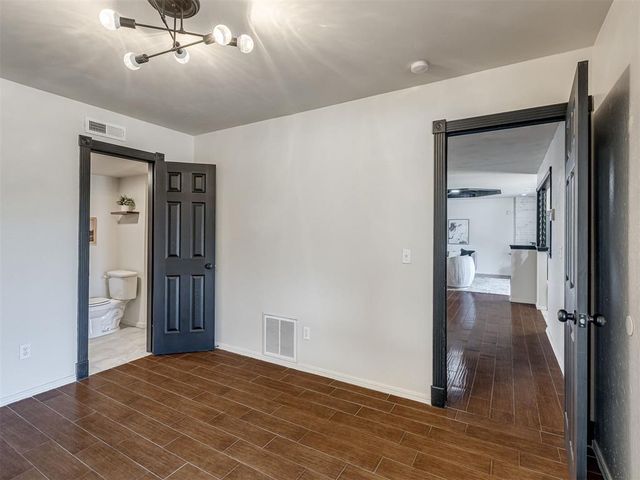 901 NE 6th Street, Moore, OK 73160