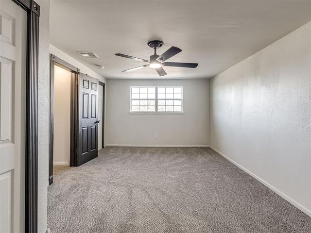 901 NE 6th Street, Moore, OK 73160