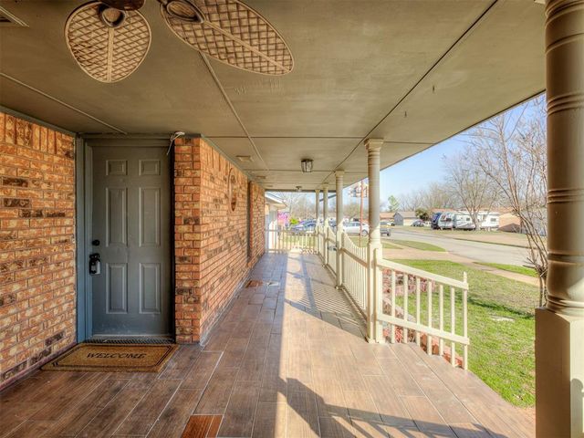901 NE 6th Street, Moore, OK 73160