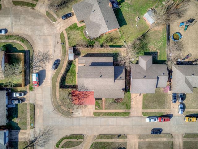 901 NE 6th Street, Moore, OK 73160