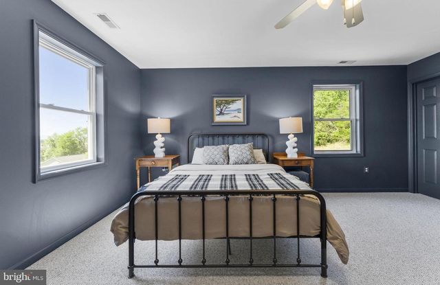 384 LINDAMOOD LN, Strasburg, VA 22641