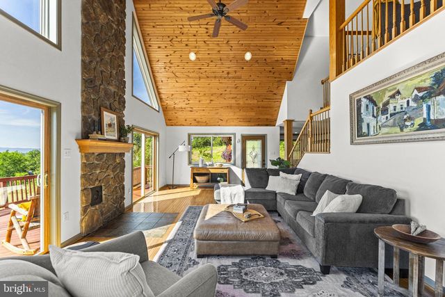 384 LINDAMOOD LN, Strasburg, VA 22641