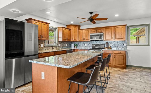 384 LINDAMOOD LN, Strasburg, VA 22641