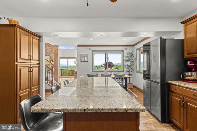 384 LINDAMOOD LN, Strasburg, VA 22641