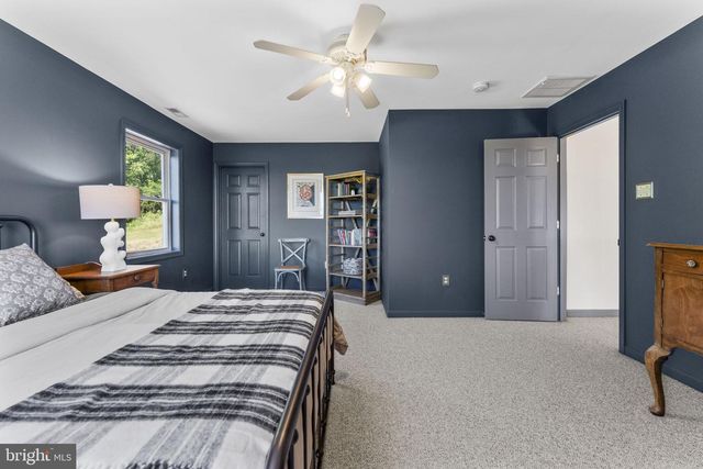 384 LINDAMOOD LN, Strasburg, VA 22641