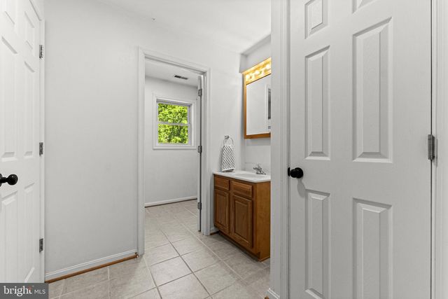 384 LINDAMOOD LN, Strasburg, VA 22641