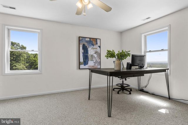 384 LINDAMOOD LN, Strasburg, VA 22641