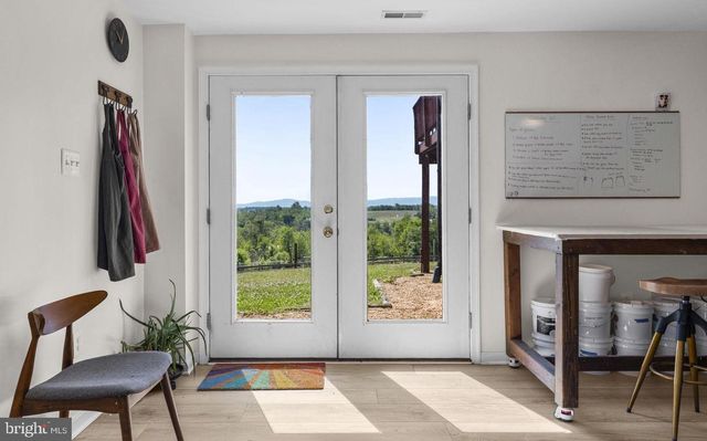384 LINDAMOOD LN, Strasburg, VA 22641