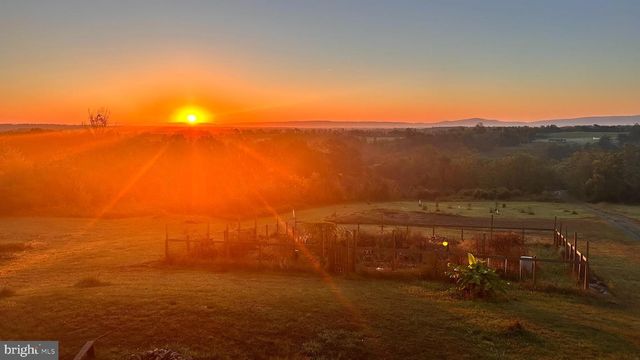 384 LINDAMOOD LN, Strasburg, VA 22641