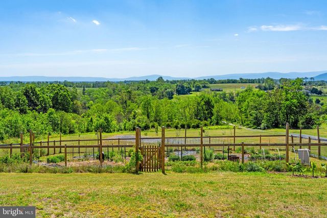384 LINDAMOOD LN, Strasburg, VA 22641