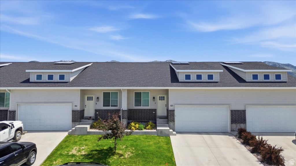 Image 2 of property listing at 820 S 380 E #14, Smithfield, UT 84335