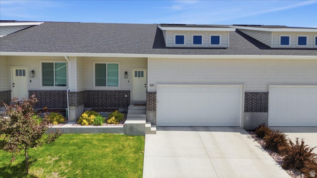 Image 3 of property listing at 820 S 380 E #14, Smithfield, UT 84335