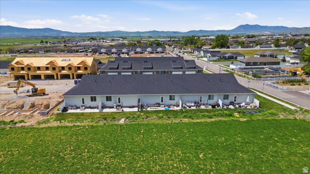 Image 29 of property listing at 820 S 380 E #14, Smithfield, UT 84335