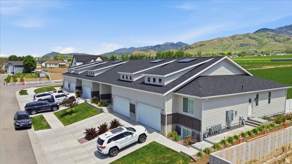 Image 30 of property listing at 820 S 380 E #14, Smithfield, UT 84335