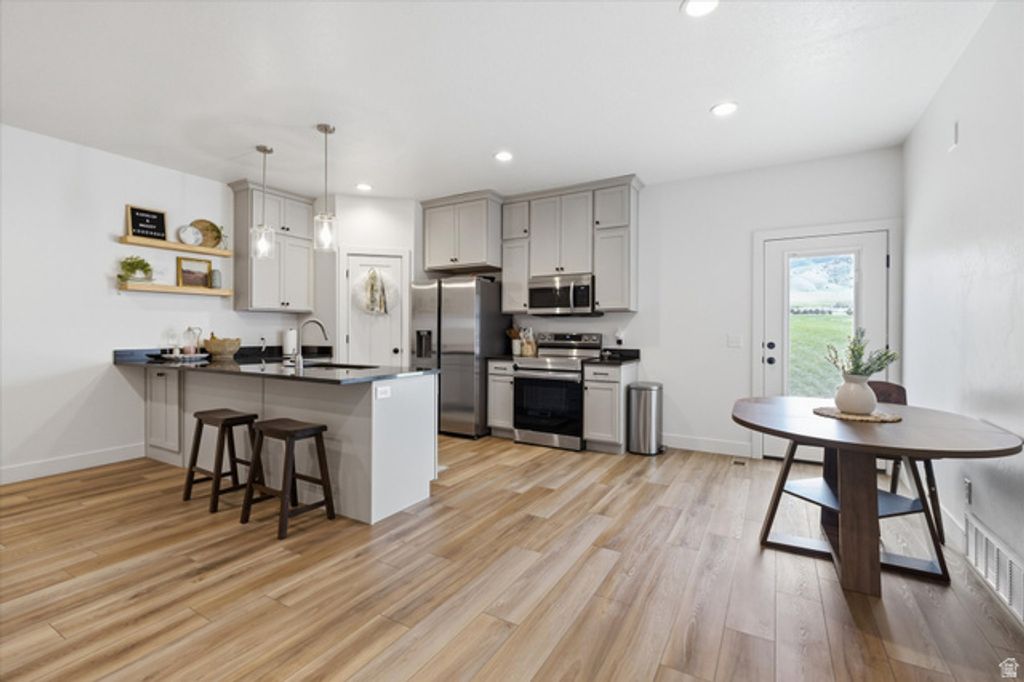 Image 7 of property listing at 820 S 380 E #14, Smithfield, UT 84335