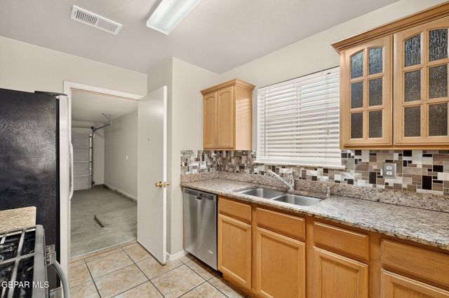 4040 TIERRA VENADO Drive, El Paso, TX 79938