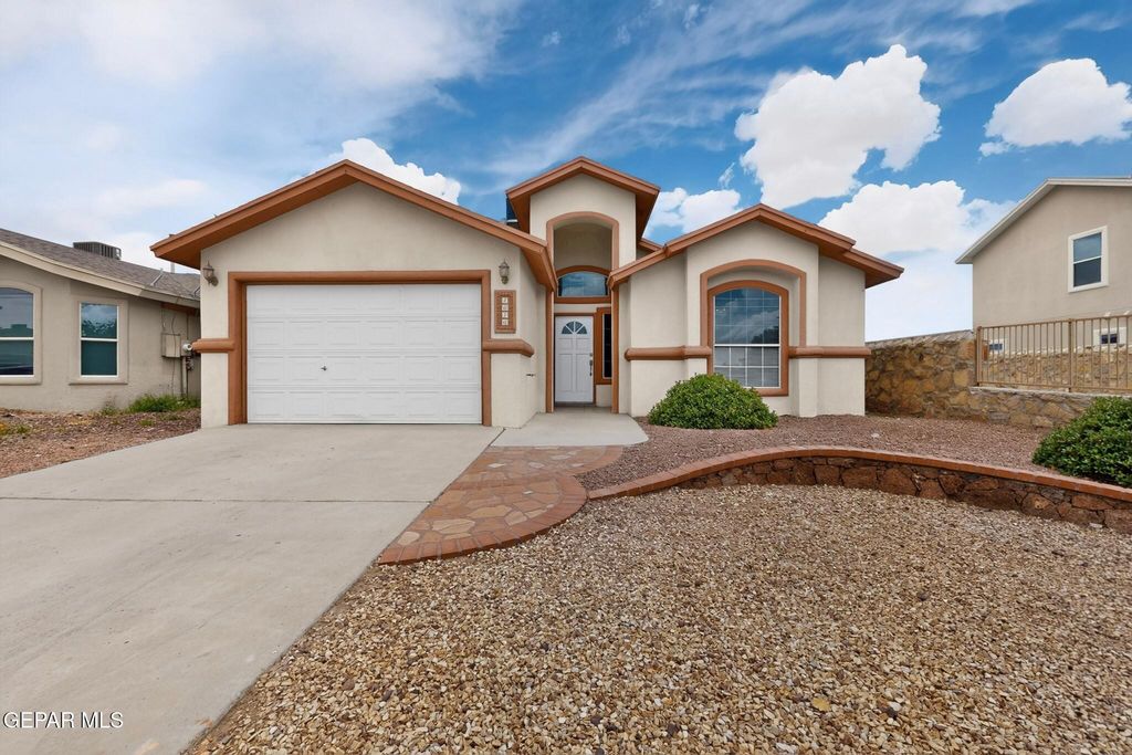 4040 TIERRA VENADO Drive, El Paso, TX 79938