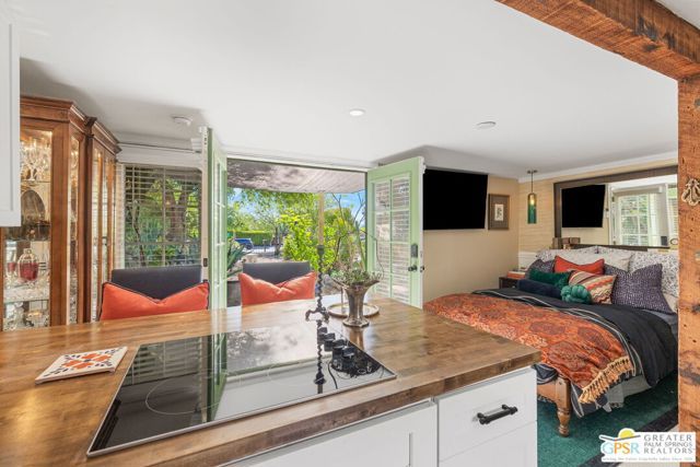 575 S Calle Ajo, Palm Springs, CA 92264