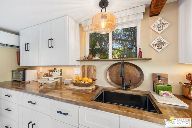 575 S Calle Ajo, Palm Springs, CA 92264