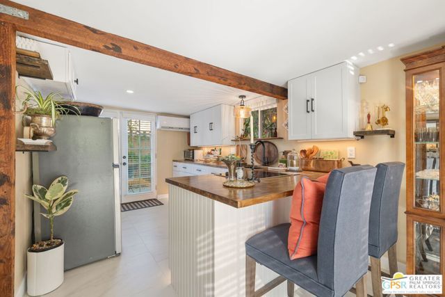 575 S Calle Ajo, Palm Springs, CA 92264