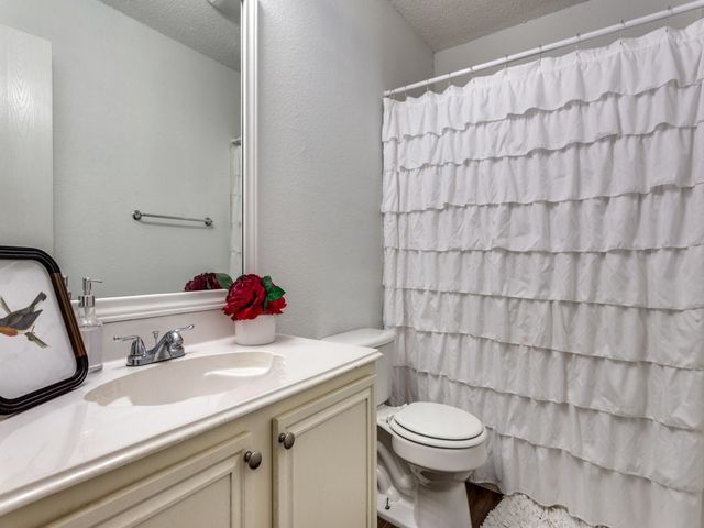 7212 Ashbourne Way, Fort Worth, TX 76133