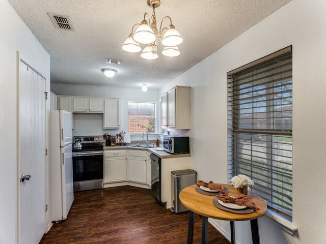 7212 Ashbourne Way, Fort Worth, TX 76133