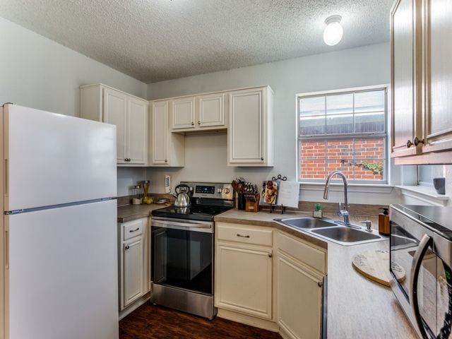 7212 Ashbourne Way, Fort Worth, TX 76133