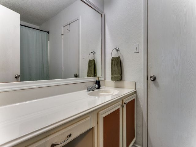 7212 Ashbourne Way, Fort Worth, TX 76133