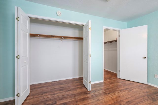 1170 Sailfish Street, Bayou Vista, TX 77563