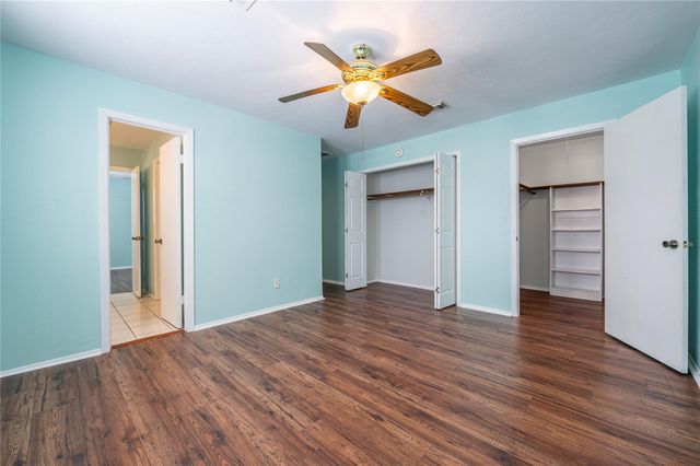 1170 Sailfish Street, Bayou Vista, TX 77563