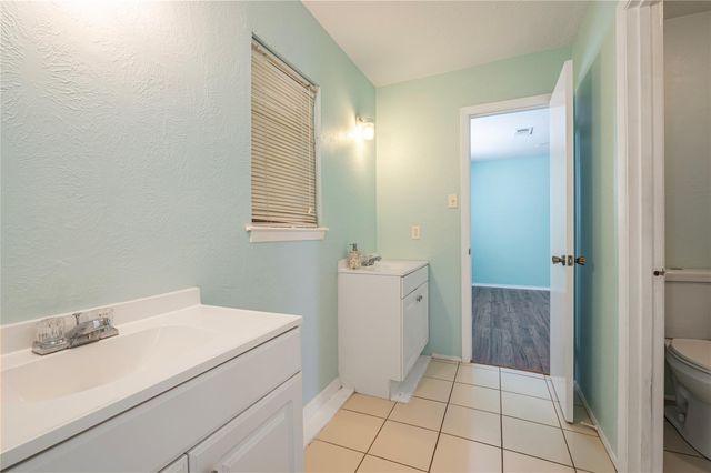 1170 Sailfish Street, Bayou Vista, TX 77563