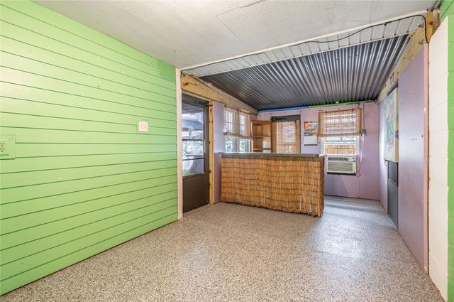 1170 Sailfish Street, Bayou Vista, TX 77563