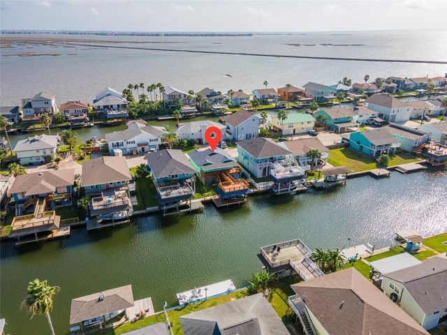 1170 Sailfish Street, Bayou Vista, TX 77563