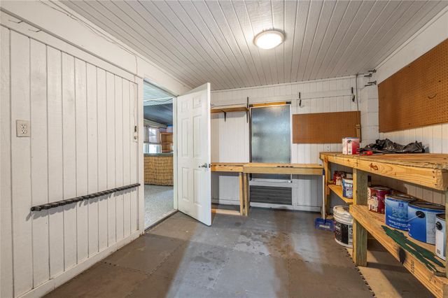 1170 Sailfish Street, Bayou Vista, TX 77563