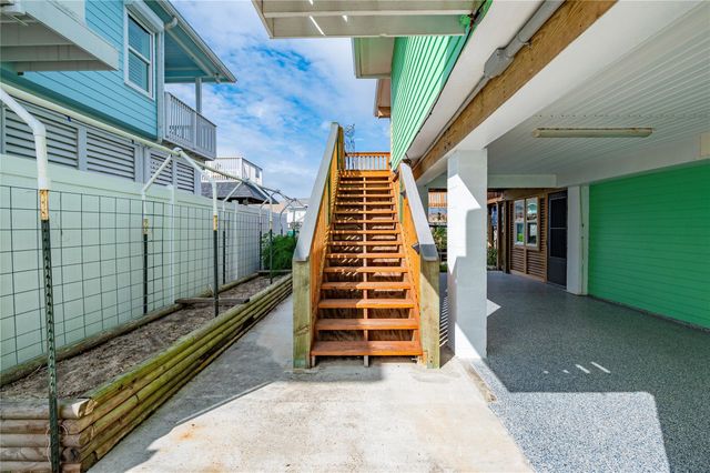 1170 Sailfish Street, Bayou Vista, TX 77563