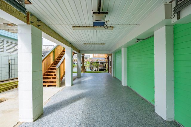 1170 Sailfish Street, Bayou Vista, TX 77563