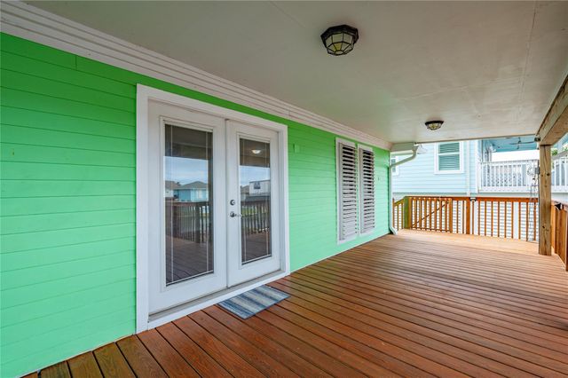 1170 Sailfish Street, Bayou Vista, TX 77563