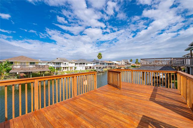 1170 Sailfish Street, Bayou Vista, TX 77563