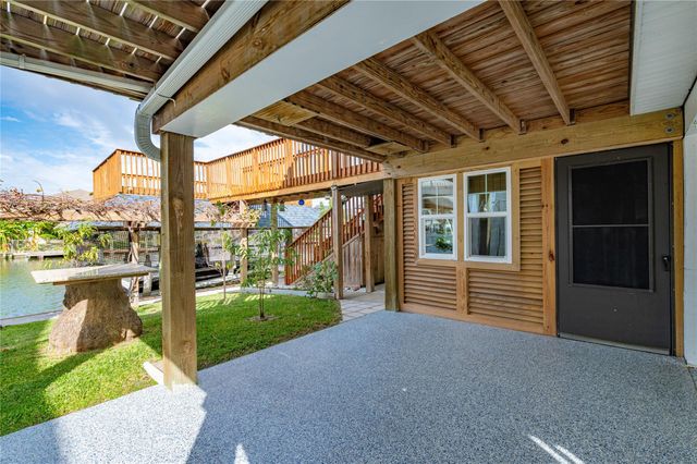 1170 Sailfish Street, Bayou Vista, TX 77563