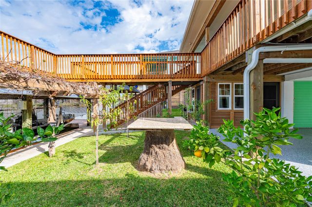 1170 Sailfish Street, Bayou Vista, TX 77563