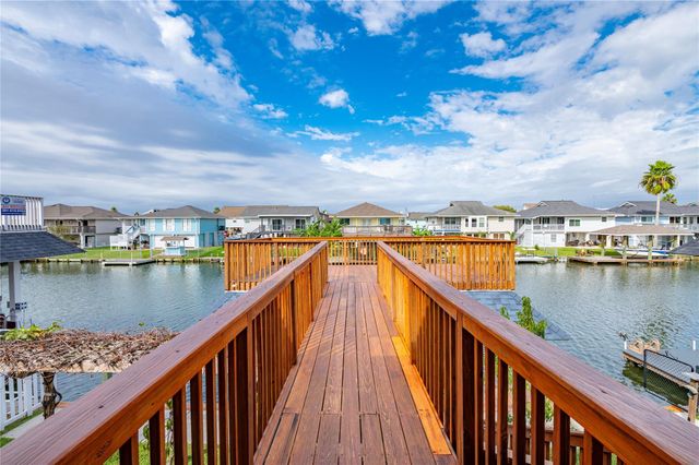 1170 Sailfish Street, Bayou Vista, TX 77563