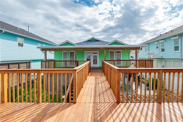 1170 Sailfish Street, Bayou Vista, TX 77563