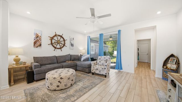 624 PALMETTO Place, Yulee, FL 32097