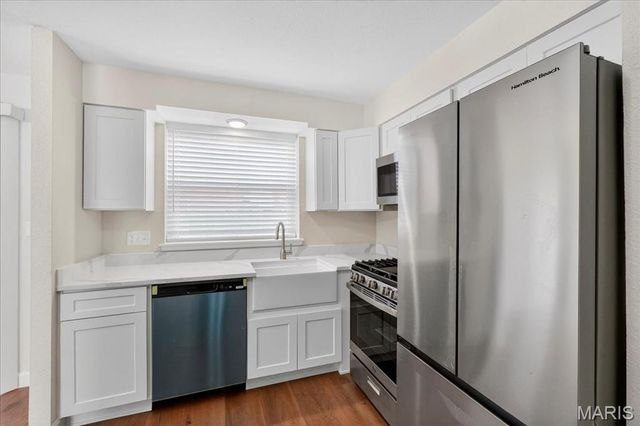 1977 Hunting Lake Court 1977, Kirkwood, MO 63122